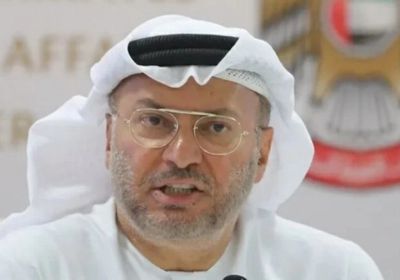 "حملات يائسة".. قرقاش يعلق على شائعات دعم إيران ماليًا