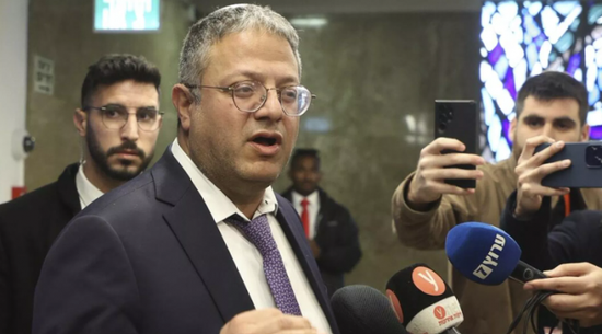 بن غفير يقتحم أقسام الأسيرات الفلسطينيات في سجن الدامون
