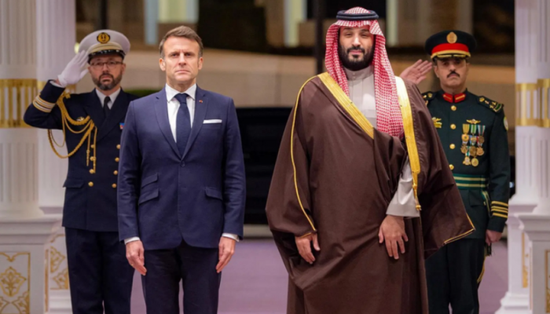 ولي العهد السعودي يغادر إلى فرنسا