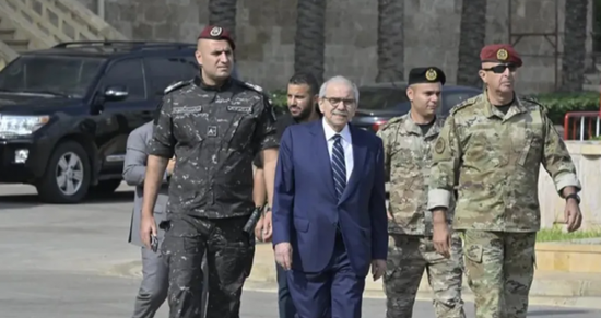 تزامنًا مع زيارة سلام.. دوي انفجارات في مدينة صور جنوبي لبنان