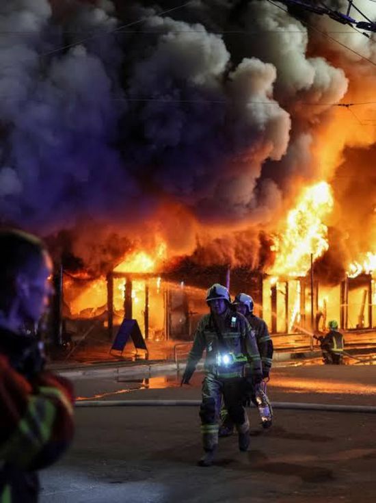 مقتل 16 شخصًا في هجوم روسي على مركز تجاري بأوكرانيا