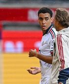 جراح أعصاب يكشف حقيقة سقوط جمال موسيالا