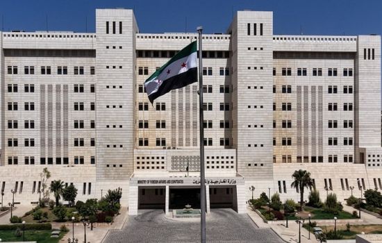 سوريا تدين استهداف الاحتلال سيارة مدنية في بيت جن بريف دمشق