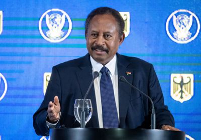 حمدوك يقود تحركًا مدنيًا في أديس أبابا لإنهاء الحرب السودانية