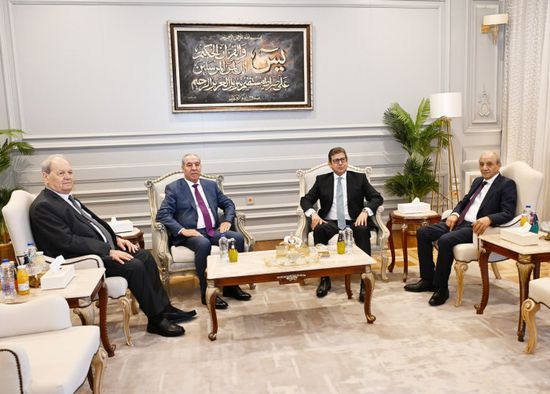 رئيس المخابرات العامة المصرية يلتقي وفد السلطة الفلسطينية