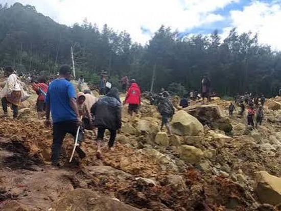 غينيا: مقتل 30 في انهيار أرضي بمكب نفايات