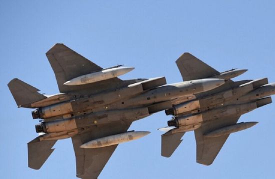 بمدى 460 كيلومترًا.. البحرية الأمريكية تكشف مواصفات صاروخ "جو-جو"