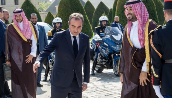 استقبال رسمي في باريس.. محمد بن سلمان يبدأ زيارة إلى فرنسا
