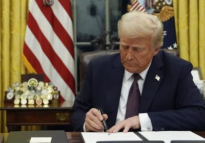 اعتباراً من 2027.. ترامب يهدد برفع الرسوم الجمركية على كندا لـ50%