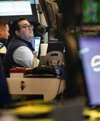 انتعاش وول ستريت في المستهل بفضل هبوط العوائد وأسعار النفط
