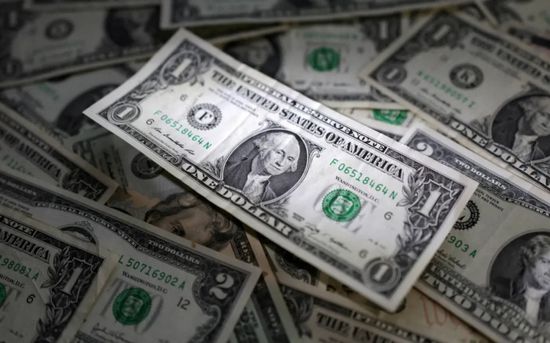 تحركات مكثفة للتحوط ضد صعود الدولار قبيل خطاب وارش