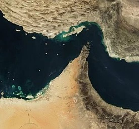 حركة الشحن عبر مضيق هرمز دون متوسطها لعشرة أيام
