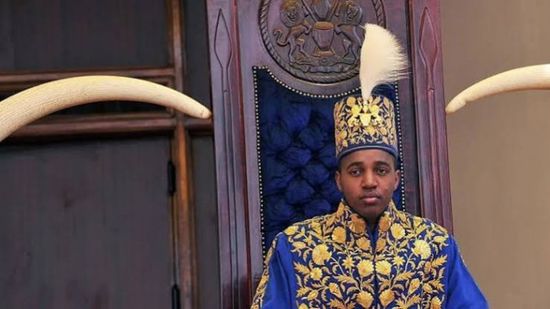 وفاة "أصغر ملك في العالم" عن 34 عامًا بأوغندا