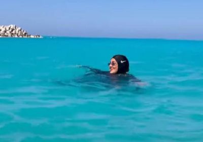 حلا شيحة تخطف الأنظار بالبوركيني ورسالة عن السكينة