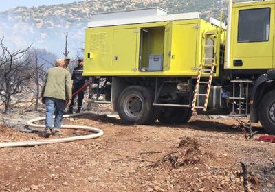 حريق ضخم يلتهم جبل بولمان وتونس تستنفر للسيطرة عليه