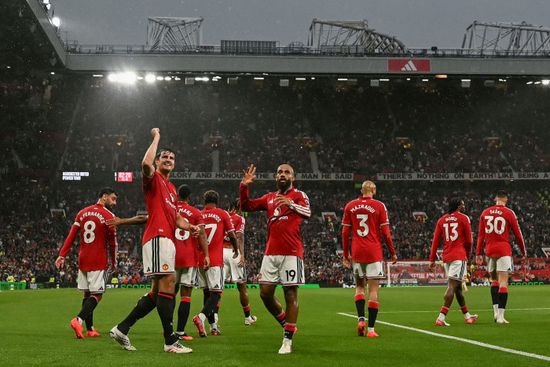 فوز مانشستر يونايتد وتشيلسي وسندرلاند في الدوري الإنجليزي