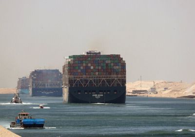 قناة السويس تسجل تعاف تدريجي في عبور سفن الحاويات