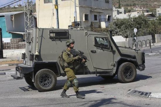 قوة إسرائيلية تتسلل إلى نابلس وتقتل فلسطينيين
