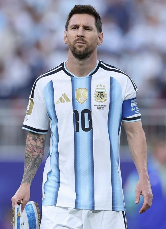 ميسي يعلن اعتزاله اللعب دولياً مع منتخب الأرجنتين