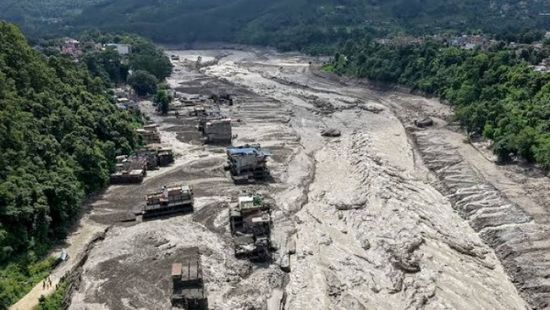 فقدان 15 شخصًا في فيضانات بولاية أريزونا الأمريكية   