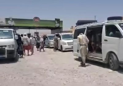 نقطة أمنية تعرقل وصول الجماهير المشاركة بمليونية الجيش الجنوبي للمكلا