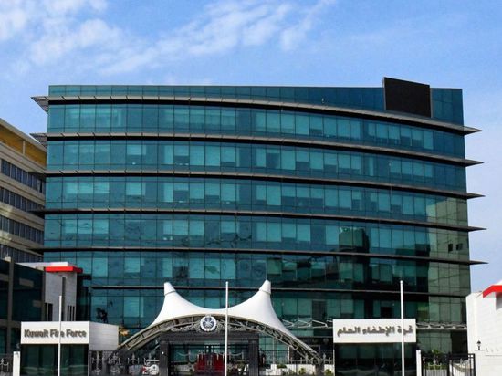 الكويت: السيطرة على حريق في مجمع سكني استهدف بمسيرة معادية