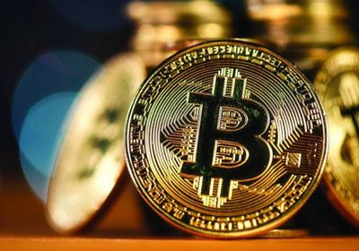 تباين أداء العملات المشفرة وسط توقعات رفع الفائدة