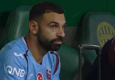 محمد صلاح يرزق بمولود ذكر 