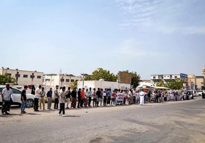 "منسقية الانتقالي" بجامعة حضرموت تنظم وقفة احتجاجية بمجمع الكليات