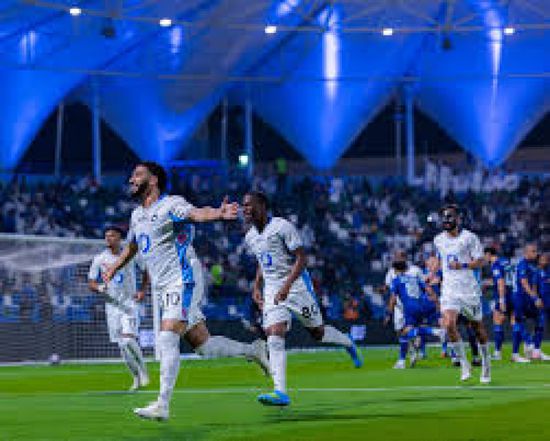 نيوم يسجل ثلاثية في ثماني دقائق ليفوز على الخليج