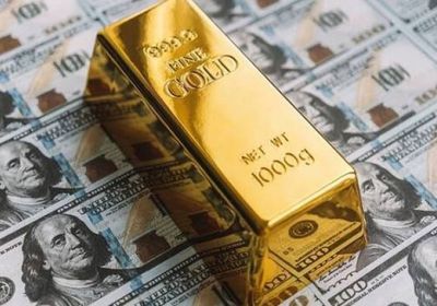 إقبال المستثمرين على استراتيجيات خيارات الذهب مع تراجع الدولار
