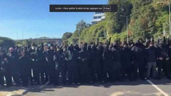 &laquo;أوقفوا القوارب&raquo;.. احتجاجات جديدة تشل الحركة قرب ميناء دوفر