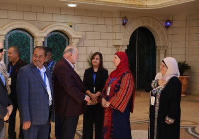 السفير الأمريكي في إسرائيل يزور بلدة فلسطينية بالضفة الغربية