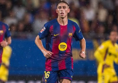 فيرمين يتألق في فوز برشلونة الساحق على بلنسية في الدوري