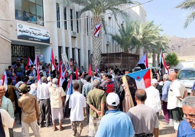 انتقالي عدن يدين الاعتداء على الصحفي البكري ويطالب بتحقيق