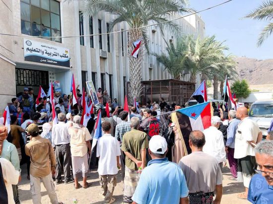 انتقالي عدن يدين الاعتداء على الصحفي البكري ويطالب بتحقيق