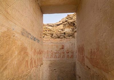 مصر تعلن اكتشاف مقبرة أثرية تعود إلى عهد الأسرة الخامسة