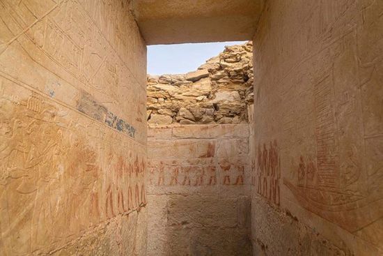 مصر تعلن اكتشاف مقبرة أثرية تعود إلى عهد الأسرة الخامسة