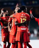 القادسية يفلت بانتصار صعب 3-2 على حساب الأهلي بطل آسيا