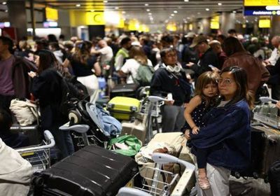خلل بنظام مراقبة حركة الملاحة الجوية في بريطانيا يعطل الحياة 
