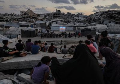 سينما وسط الخيام تمنح أطفال غزة لحظات من الفرح