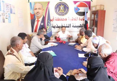 "انتقالي أبين" يناقش الأوضاع الخدمية ويطالب بمعالجة أزمة الغاز