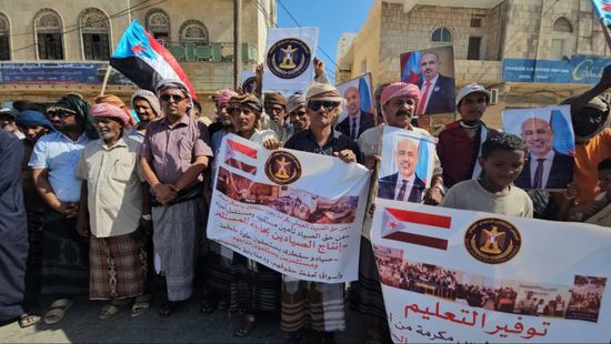 رهانٌ على سراب.. لماذا تسقط سياسات التجويع والإنهاك أمام صلابة الشارع الجنوبي؟