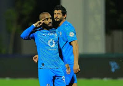 لاكازيت يقود نيوم لفوز مثير 4-2 على الفتح بالدوري السعودي