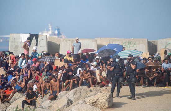 السلطات الإسبانية: عودة آلاف المهاجرين من سبتة إلى المغرب