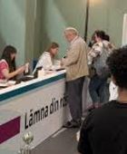 يسار الوسط يتقدم على اليمين المتطرف في انتخابات متقاربة بالسويد