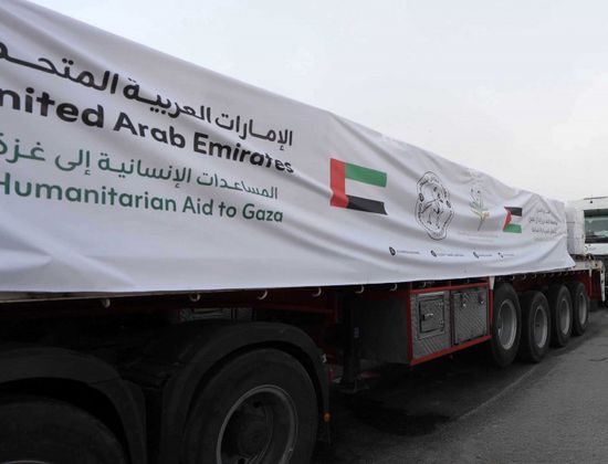 819 طنًا من المساعدات.. 5 قوافل إماراتية تصل إلى غزة