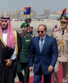 محمد بن سلمان يصل القاهرة.. والسيسي في مقدمة مستقبليه