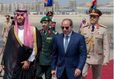 محمد بن سلمان يصل القاهرة.. والسيسي في مقدمة مستقبليه