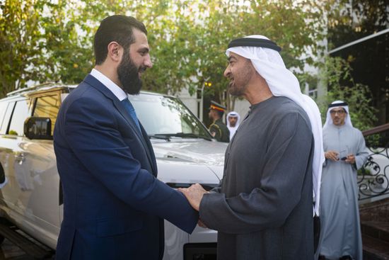 رئيس الإمارات والشرع يبحثان تعزيز العلاقات بين البلدين